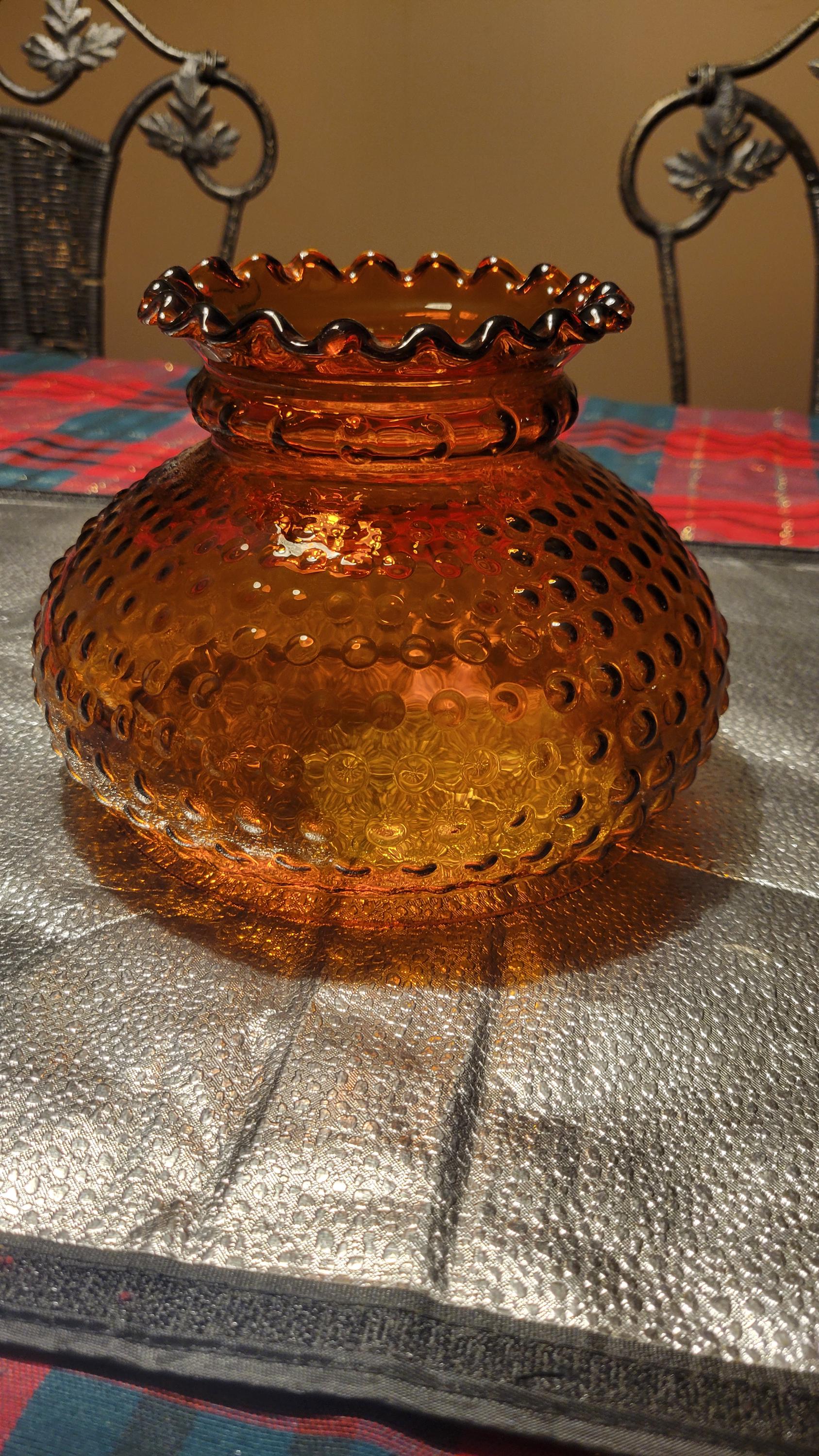 nt250325-004Z Vtg Amber GLASS SHADELAMP