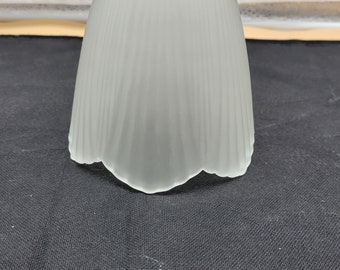 Vtg Frosted Tulip light shade.