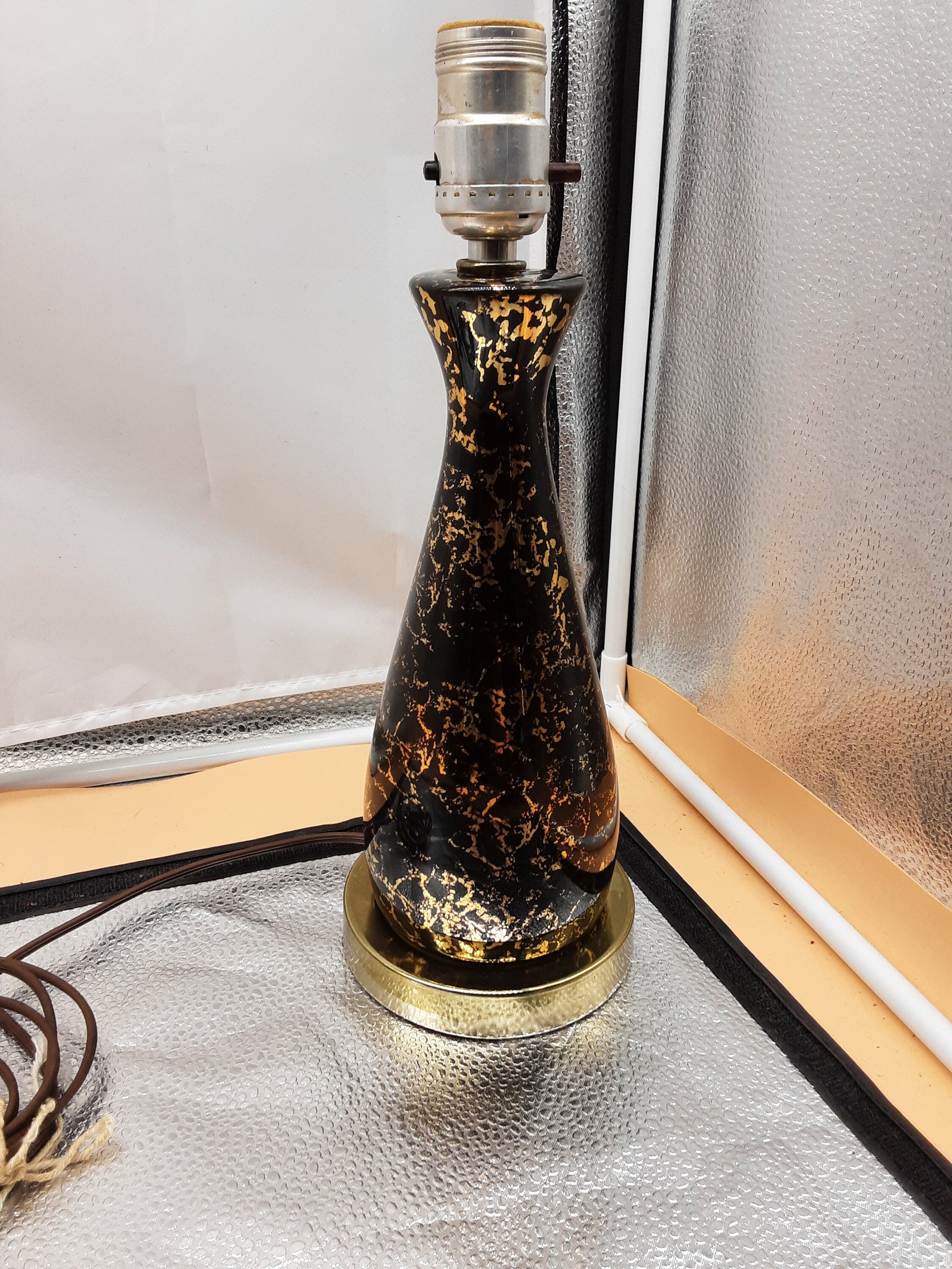 Retro / Mid-century Modern 1950's Black and Gold Table Lamp Gold Flakes Gold Lamp 13 - Etsy