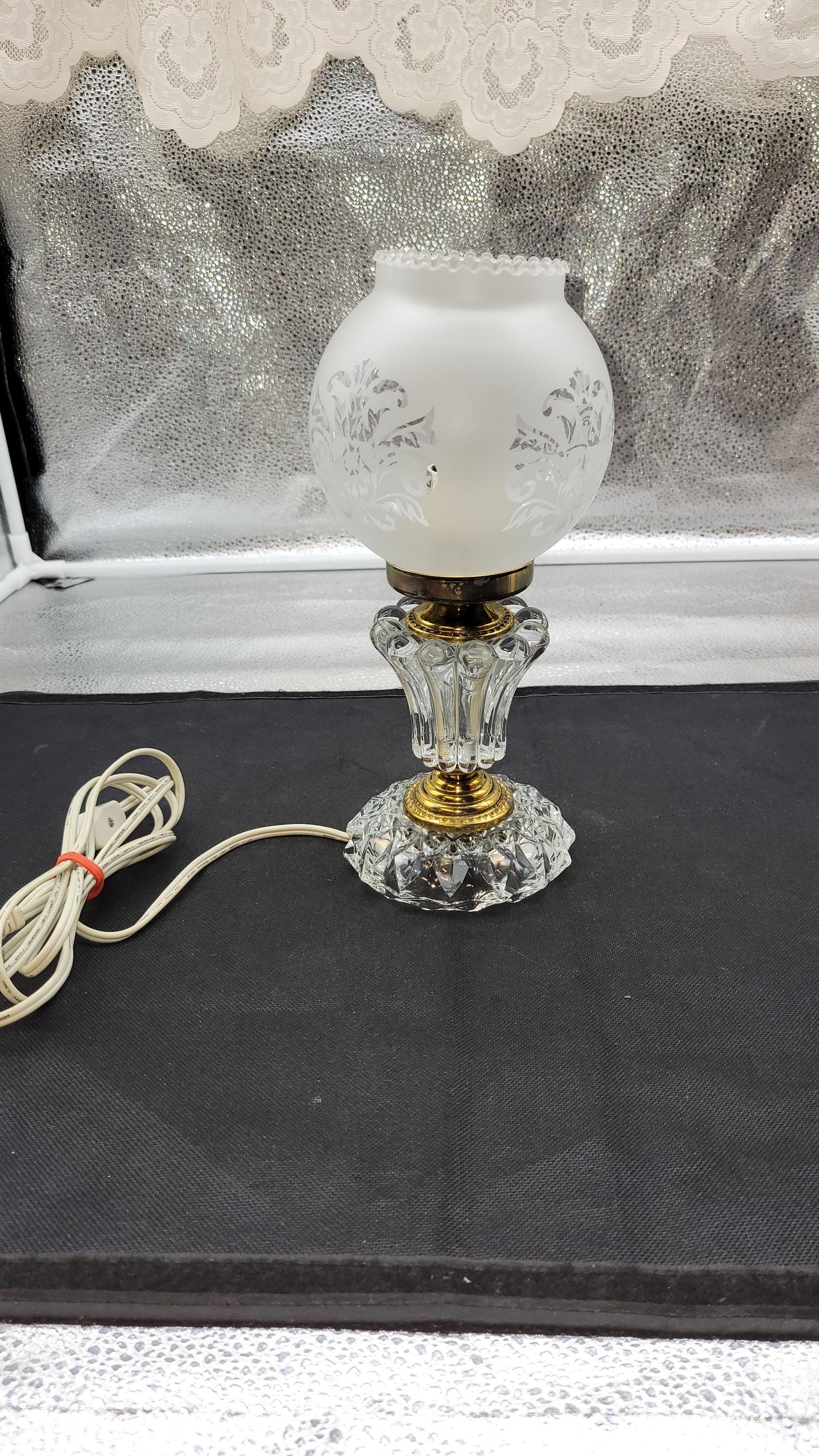 Lampe de chevet vintage abat-jour en verre dépoli blanc PATTERN MOTIF DENTELLE