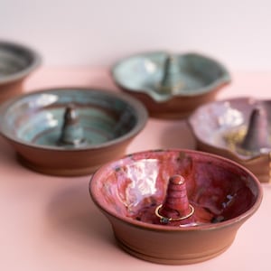 Handmade Ceramic Ring Holder Dish: Pottery Jewelry Holder, Stoneware Ring-dish