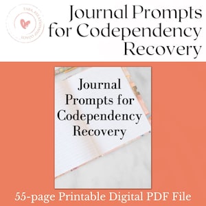 Puede incluir: Una descarga digital de un diario PDF imprimible de 55 páginas con indicaciones para la recuperación de la codependencia. La portada presenta un primer plano de un cuaderno abierto con fondo blanco y páginas rayadas.