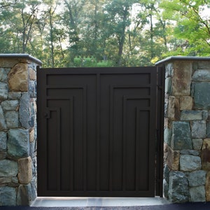 Classic Metal Block Line Design Back Yard Gate | Modern Metal Yard Side Gate | Made in Canada – Model # 328E