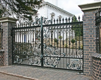 Venus Wrought iron gates – Dual Swing Driveway Gate | Classic Fence Design Entry Gate | Made in Canada – Model # 068E