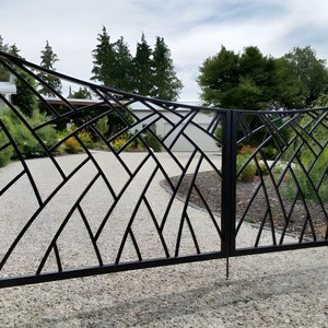 Unique Laser Cutout Driveway Gate | Sturdy Steel Construction Heavy Duty Entrance Gate | Made in Canada – Model # 131E