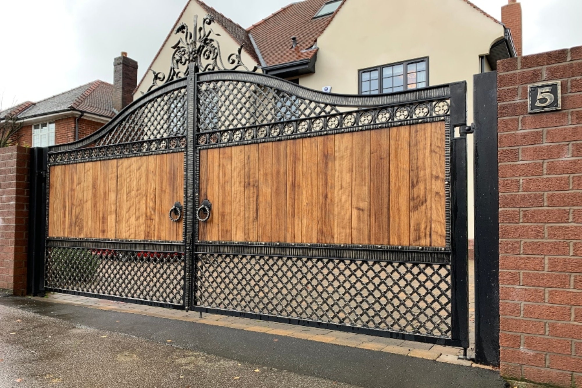 Orpheus Metal / Hardwood Driveway Gate Custom | Fabrication Huge Heavy Duty Metal Entry Gate | Made in Canada– Model # 188E