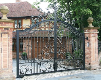 Venus Wrought iron gates – Dual Swing Driveway Gate | Classic Fence Design Entry Gate | Made in Canada– Model # 152E