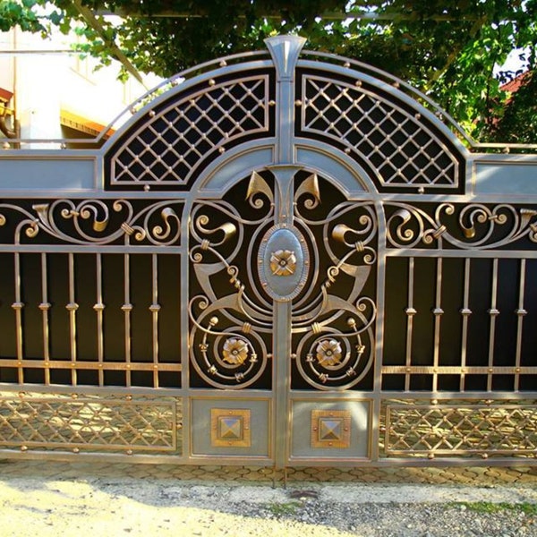 Beautiful Ornamental Driveway Gate | Luxurious Metal Design Entrance Gate | Made in Canada – Model # 878E
