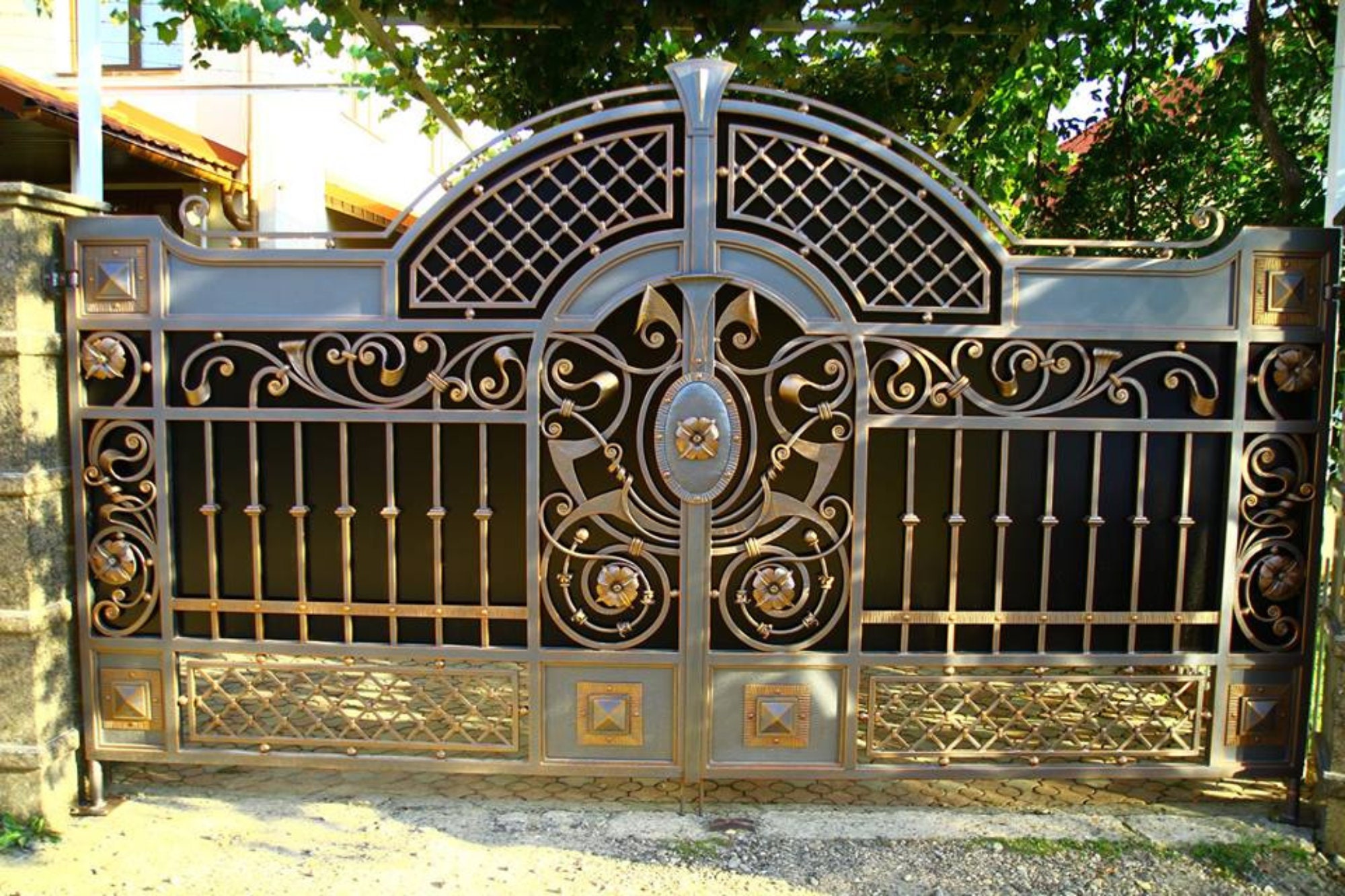 Beautiful Ornamental Driveway Gate Luxurious Metal Design Entrance Gate