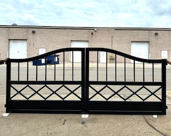 Classical Design Driveway Gate | Custom Fabrication | Heavy Duty Metal Entrance Gate | Made In Canada – Model # 704E