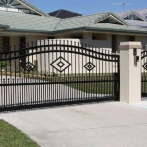 Fabulous Fence Design Metal Driveway Gate | Classic Entrance Gate | Made in Canada – Model # 709E
