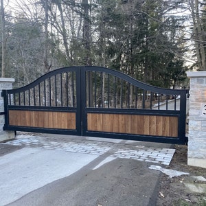 Modern Metal / Hardwood Driveway Gate | Custom Heavy Duty Entry Metal Gate |Made in Canada – Model # 192E