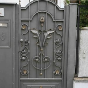 Classic Spiral Vintage Metal Fence Entry Gate | Modern Fabrication Metal Garden Gate | Made in Canada – Model # 839E