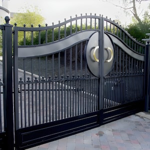 Modern Strong Fence Iron Block Metal Gate | Custom Fabrication Heavy Duty Driveway Gate |Made in Canada– Model # 138E