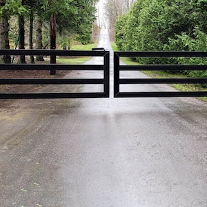 Gorgeous & Simple Metal Driveway Gate | Heavy Duty Entrance Gate| Made in Canada– Model # 857E.