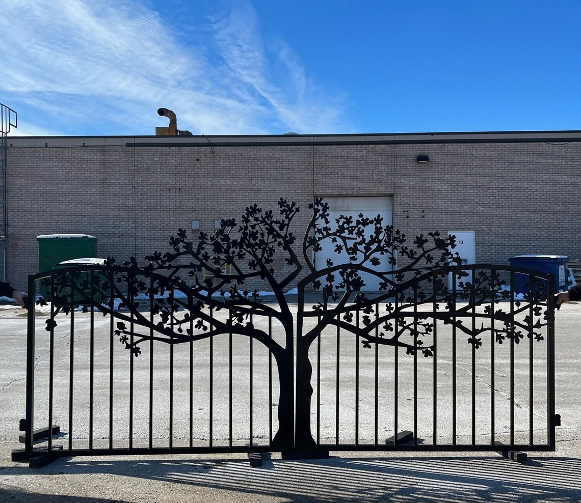 Oak Tree Cut-out Driveway Gate Custom Fabricated Dual Swing Entrance ...