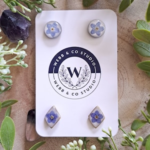 Pendientes de flor de nomeolvides escogidos a mano, hechos a mano, de arcilla polimérica, resina UV, femeninos, florales, delicados, azules, con forma de círculo de diamantes, idea de regalo