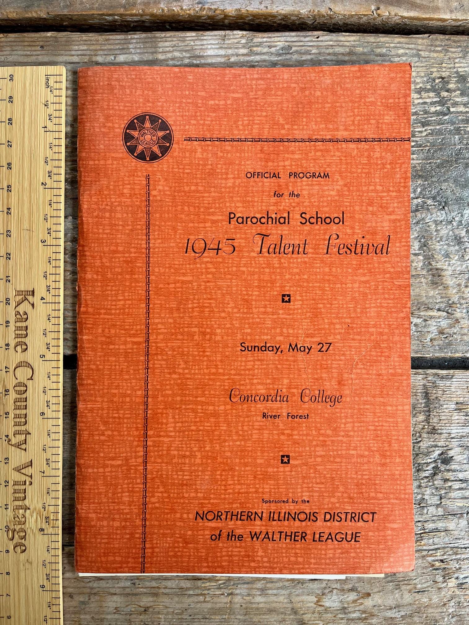 1945 年教区学校タレント フェスティバルのビンテージ公式プログラム 
