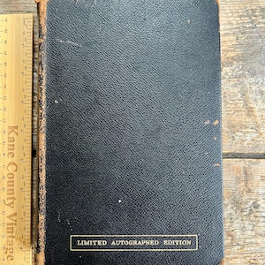 VG Vintage 1930 "De Luxe Autographed Edition" of "The Varmint: A Lawrenceville Story" by Owen Johnson, unsigned; illustrated by F. R. Gruger