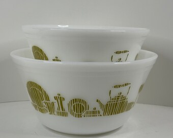 Set of 2 Federal Milk Glass Avocado Green Kitchen Icons Nesting Mixing Bowls