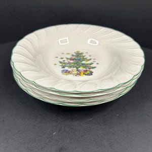 Set of 4 Vintage Nikko HAPPY HOLIDAYS 9&quot; Large Rim Pasta or Soup Bowls, Christmas Dinnerware