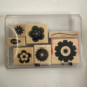 Stampin'Up! Petal Pizzazz-stempelset in twee stappen op hout gemonteerd