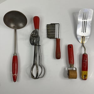 ビンテージ　キッチンツール おままごと】赤いヴィンテージ風キッチンツールセット