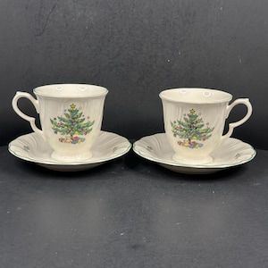 Set of 2 Vintage Nikko HAPPY HOLIDAYS Coffee Tea Cup Teacup & Saucers Christmas