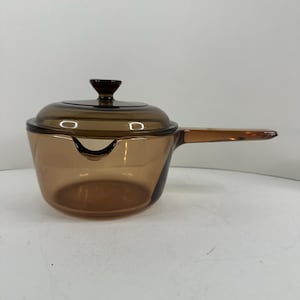 Vision Corning USA Amber V-1-B Sauce Pan Pour Spout w/ Pyrex Lid Vintage 1980s