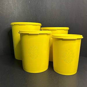 Juego de 4 recipientes apilables Tupperware Servalier amarillos n.° 805-812, estilo vintage.