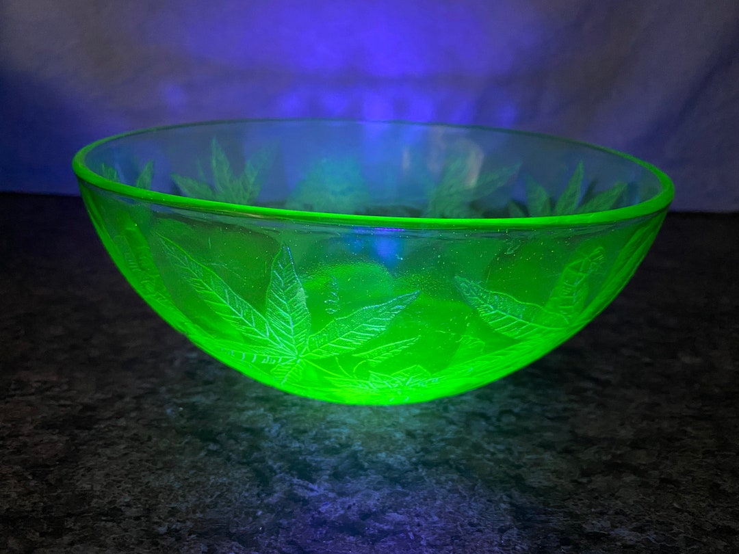 Uranium Glass Serving Bowl Depression Poinsettia Etsy