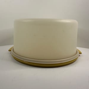 Tupperware Maxi 12” Cake Taker Carrier #1256, 1257 Harvest Gold, Vintage 1970s