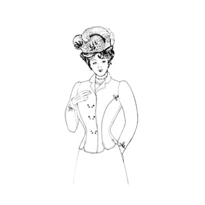 Puede incluir: Un dibujo en blanco y negro de una mujer con un sombrero con plumas y una chaqueta con botones. Está de pie con las manos en las caderas.