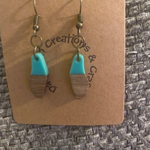 Wood and resin Dangle earrings