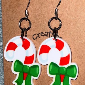 Candy cane earrings (20221025)