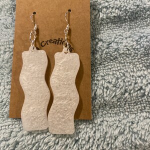 White Wavy Earrings (20232345)