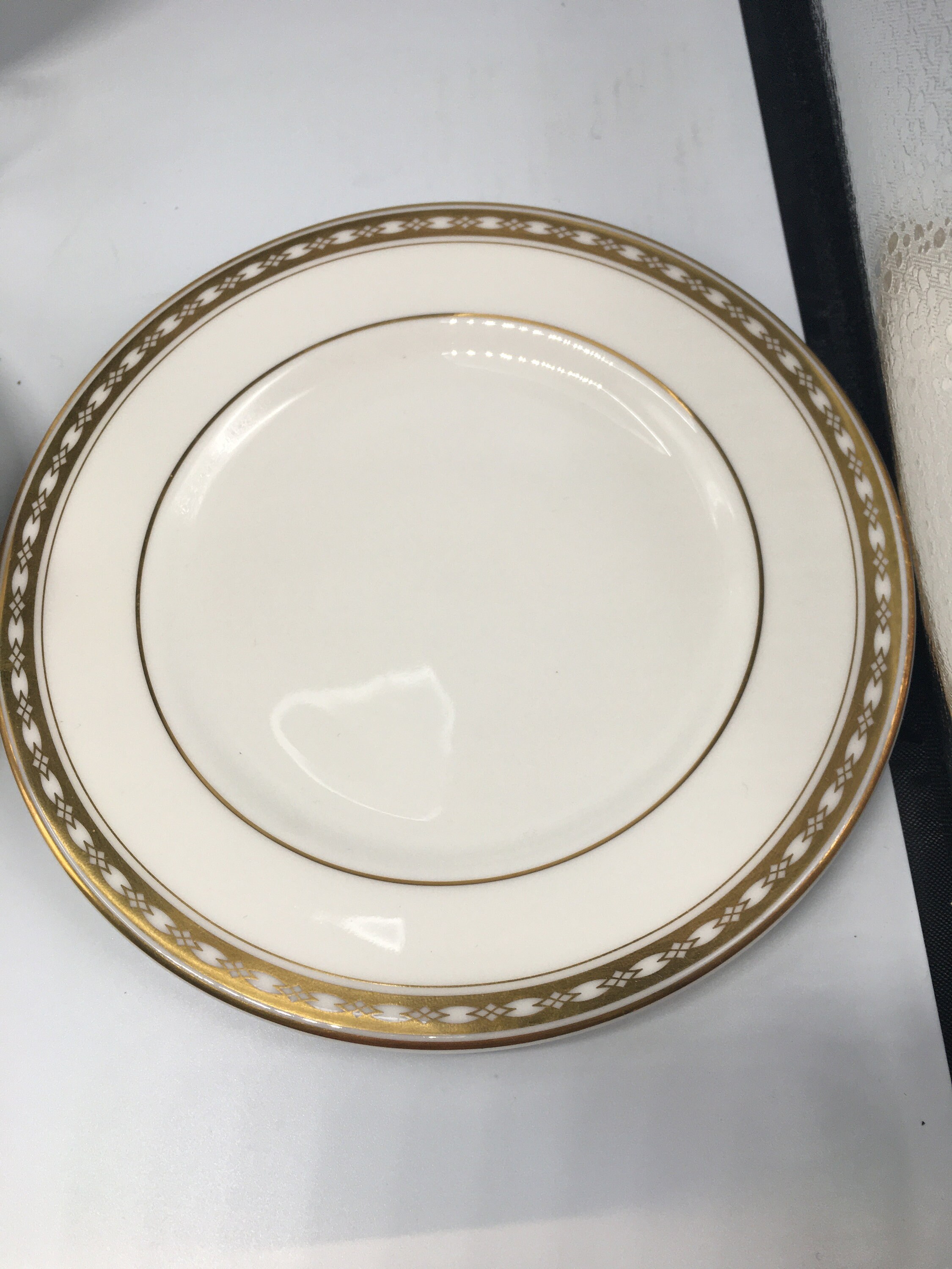 NEW 5PC Royal Doulton Cotillion New Romance Gold and White Bone China