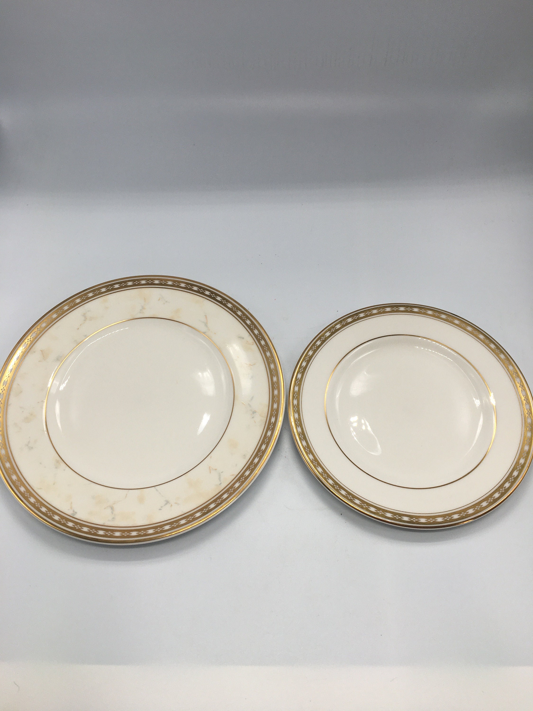 NEW 5PC Royal Doulton Cotillion New Romance Gold and White Bone China