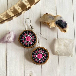 Dot Mandala Ohrringe | Mandala Ohrringe Rosa | Holz Anhänger Ohrringe | Handbemalte Ohrringe | Handgefertigter Schmuck | Ohrringe