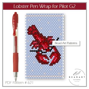 Puede incluir: Un bolígrafo rojo Pilot G2 junto a un patrón de cuentas de una langosta roja sobre un fondo azul claro. El texto "Lobster Pen Wrap for Pilot G2" está en la parte superior. El patrón es un patrón PDF #621 de Bead Art Patterns.