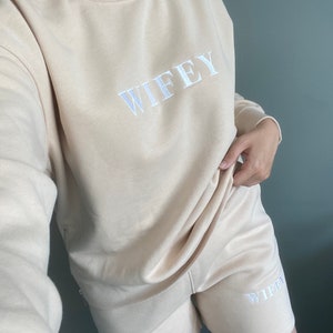 Wifey jumper and shorts outfit bride airport outfit wifey shorts bride shorts sweatshirt and shorts set engagement gift present hen party image 3