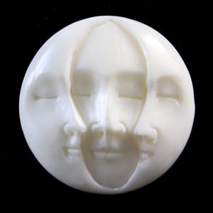 Mond Gesicht Cabochon Hand geschnitzt Knochen Schließen Augen Drei Phase 25 mm