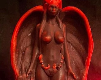 Lilith Sculpted Candle