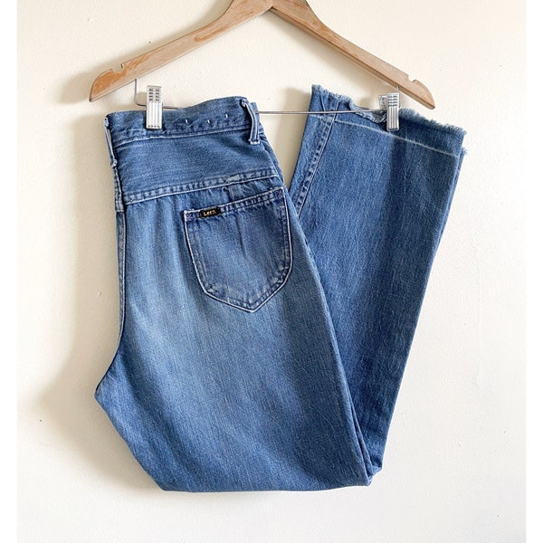 Vintage Lee Jeans, Vintage Jeans, W28 Jeans, W27 Vintage Jeans, Medium Wash vintage jeans, lightweight denim, vintage denim