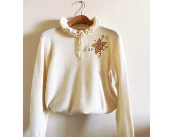 Vintage Wool Ruffled Collar Sweater, Ivory Sweater, Vintage Cream Sweater, Vintage neutral Sweater, Doen like sweater, rare vintage
