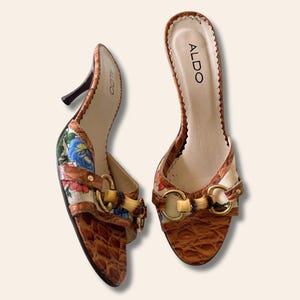 靴 GUCCI Flora Horsebit Bamboo Sandals Gucci Flora Horsebit Bamboo Sandal Heels (US 6 B) — sororité.