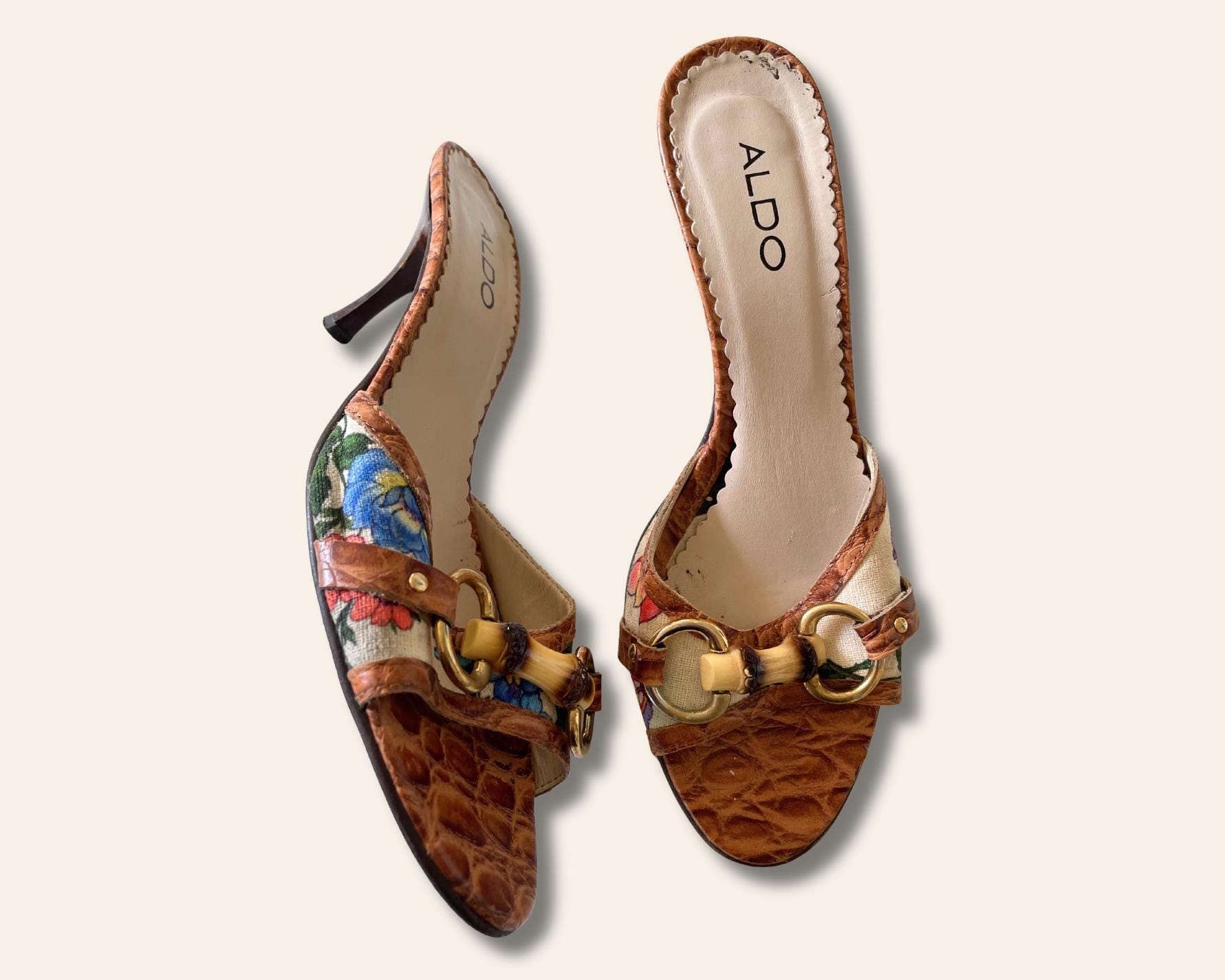 靴 GUCCI Cherry Bamboo Heels 38 1/2 Gucci Turquoise Leather Cherry 45mm Unia Pumps Size 9.5/40
