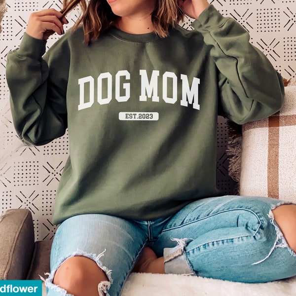 Custom Dog Mom Sweatshirt, Custom Dog sweatshirt, Personalized Dog Sweatshirt, Dog Mom Gift, Dog Mom Shirt, Dog Lovers Sweatshirt