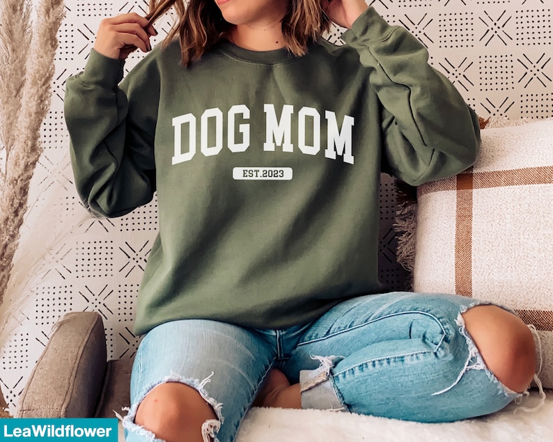 Custom Dog Mom Sweatshirt, Custom Dog sweatshirt, Personalized Dog Sweatshirt, Dog Mom Gift, Dog Mom Shirt, Dog Lovers Sweatshirt image 2