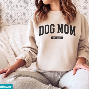 Custom Dog Mom Sweatshirt, Custom Dog sweatshirt, Personalized Dog Sweatshirt, Dog Mom Gift, Dog Mom Shirt, Dog Lovers Sweatshirt image 1